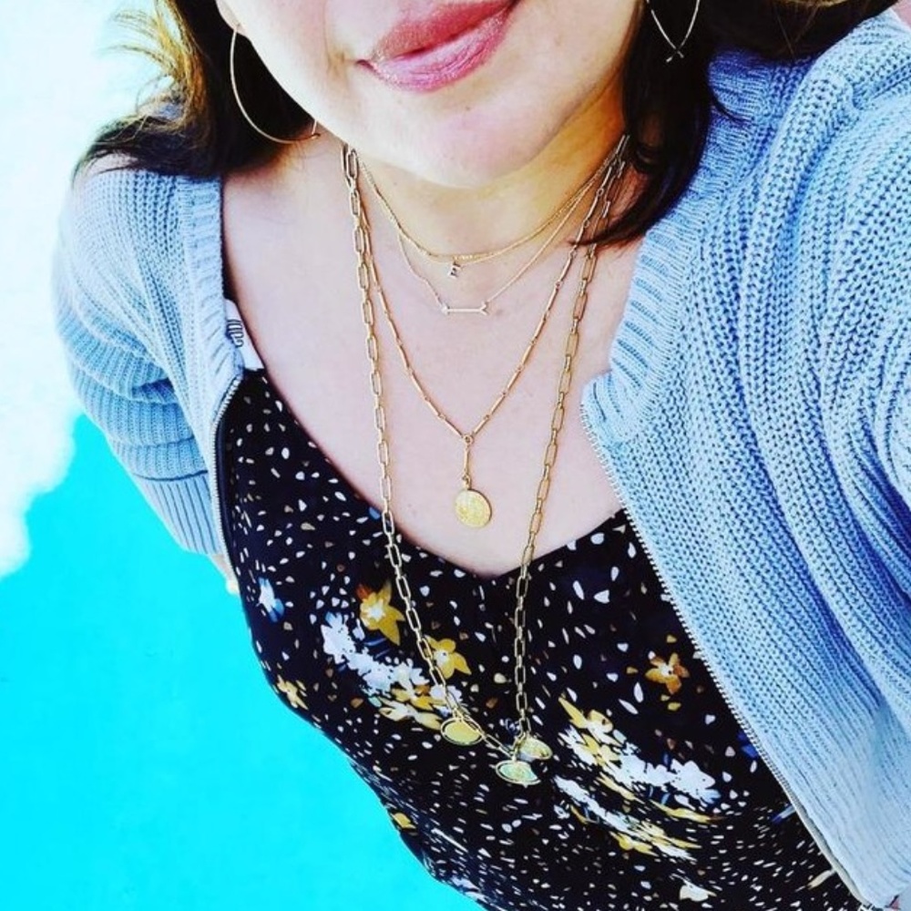 :: Stella & Dot | Retired⚜️[GOLD] Hammered Wire Large Hoop Earrings - Picture 6 of 8